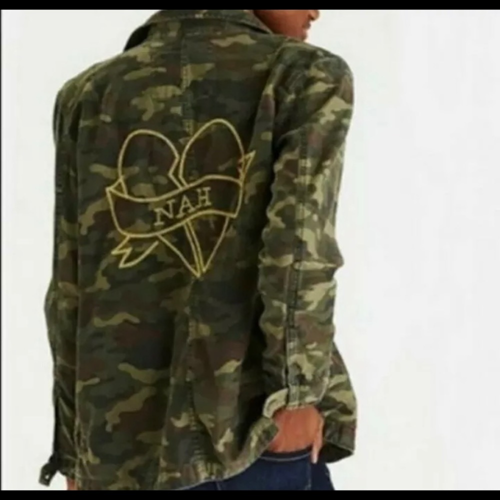 American eagle shacket camo Nah shirt button up M